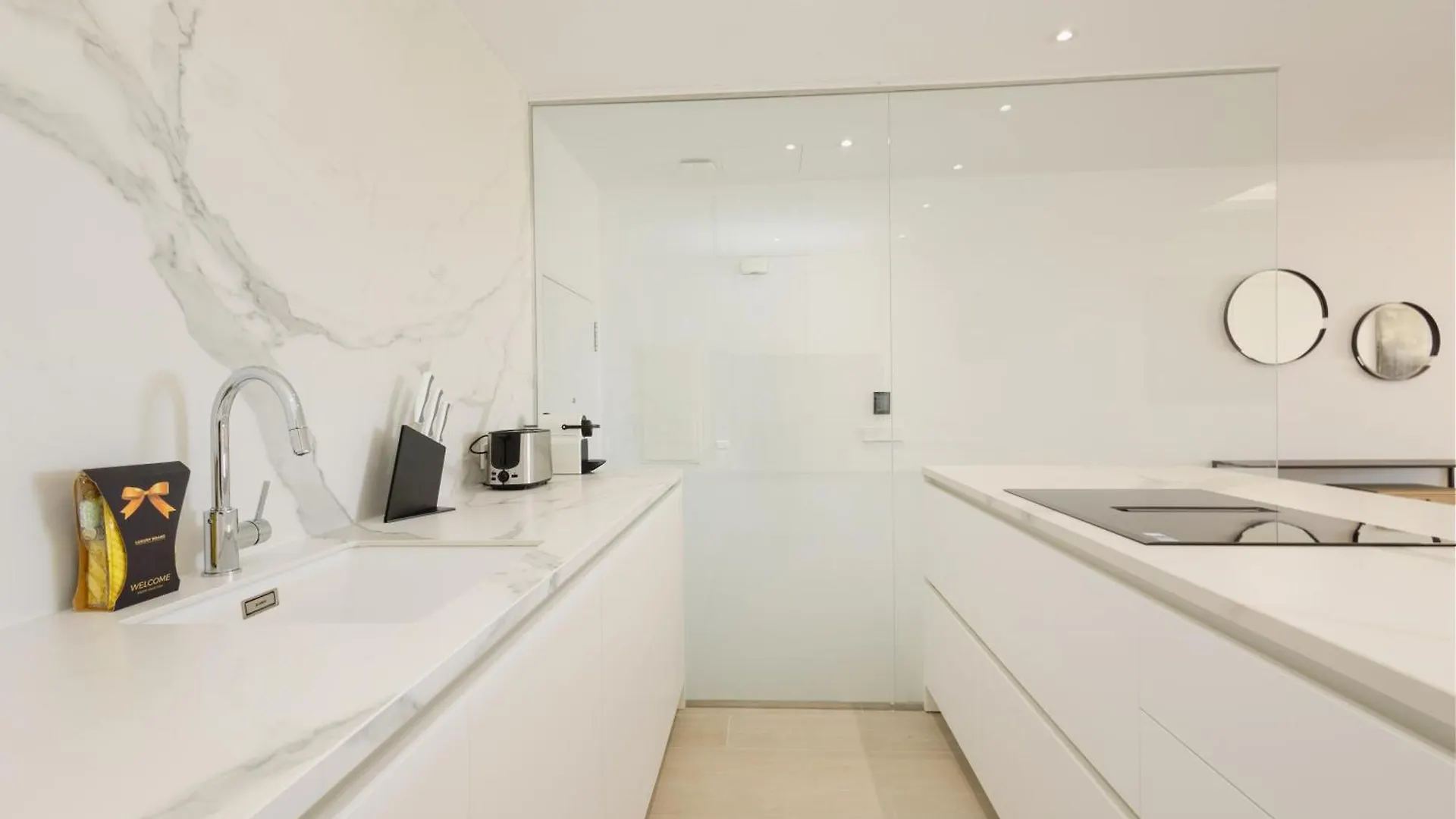 Renovated Apartment With Garden And Direct Beach Access, Marbella East