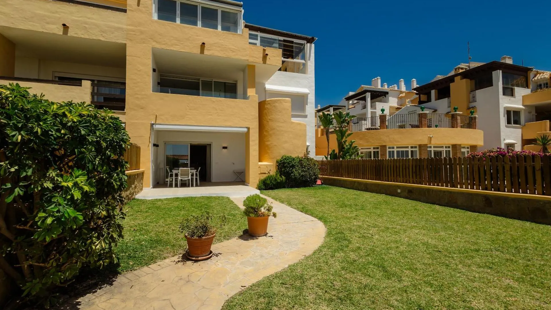 Renovated Apartment With Garden And Direct Beach Access, Marbella East Spain