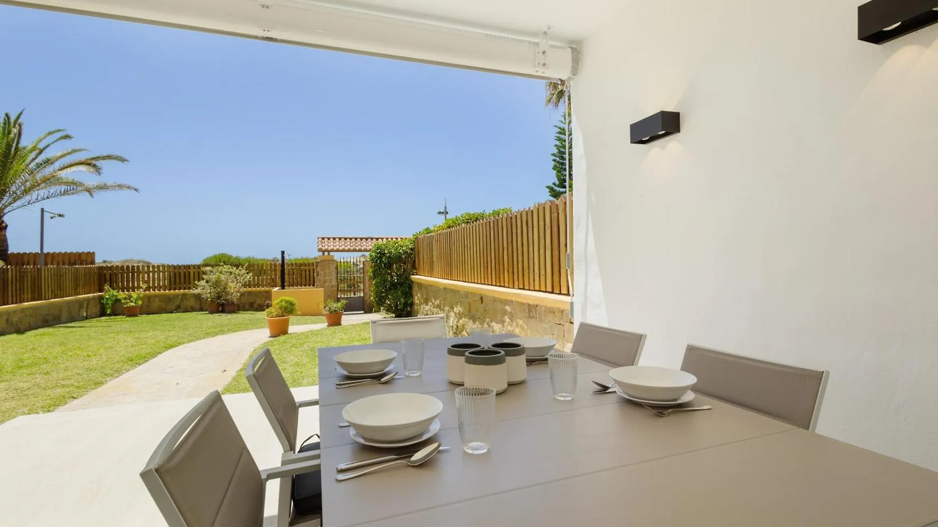 Renovated Apartment With Garden And Direct Beach Access, Marbella East Spain