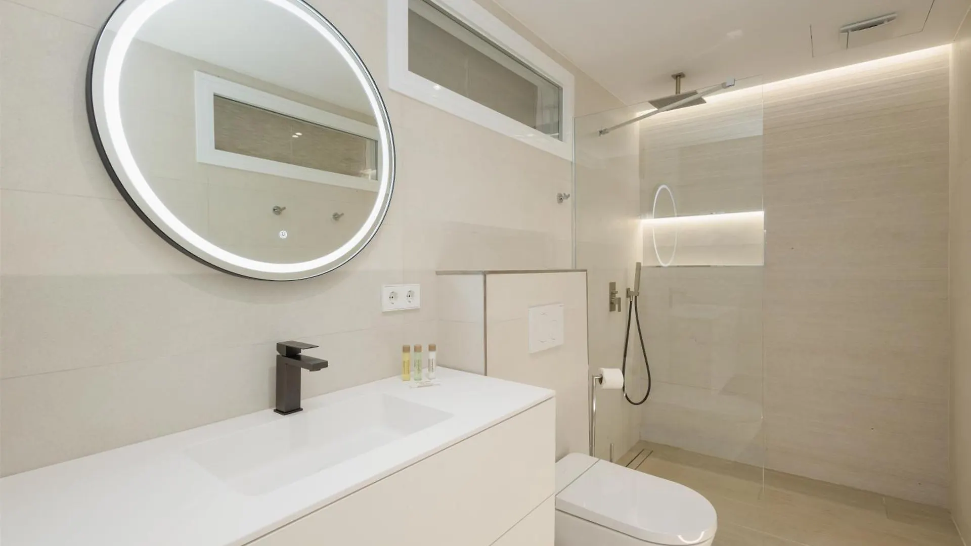 Renovated Apartment With Garden And Direct Beach Access, Marbella East 0*,  Spain