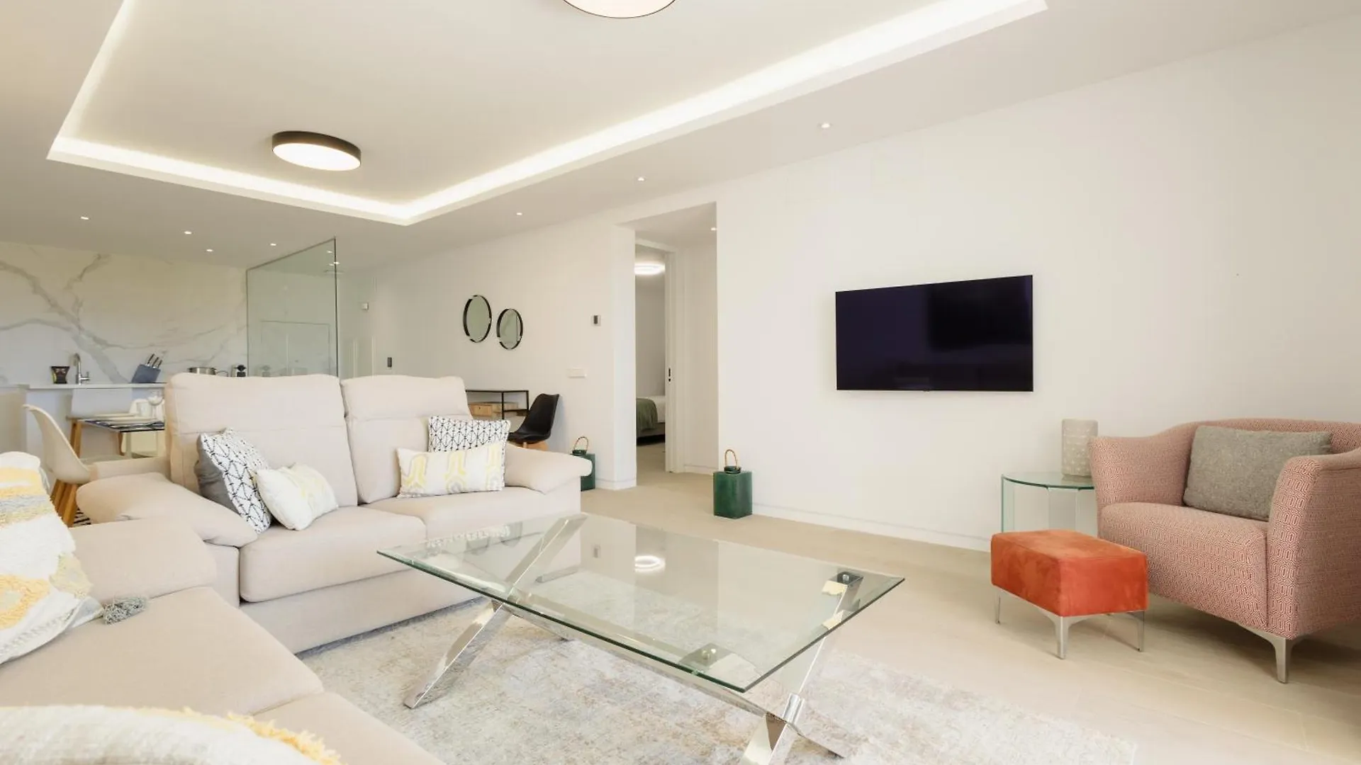Renovated Apartment With Garden And Direct Beach Access, Marbella East
