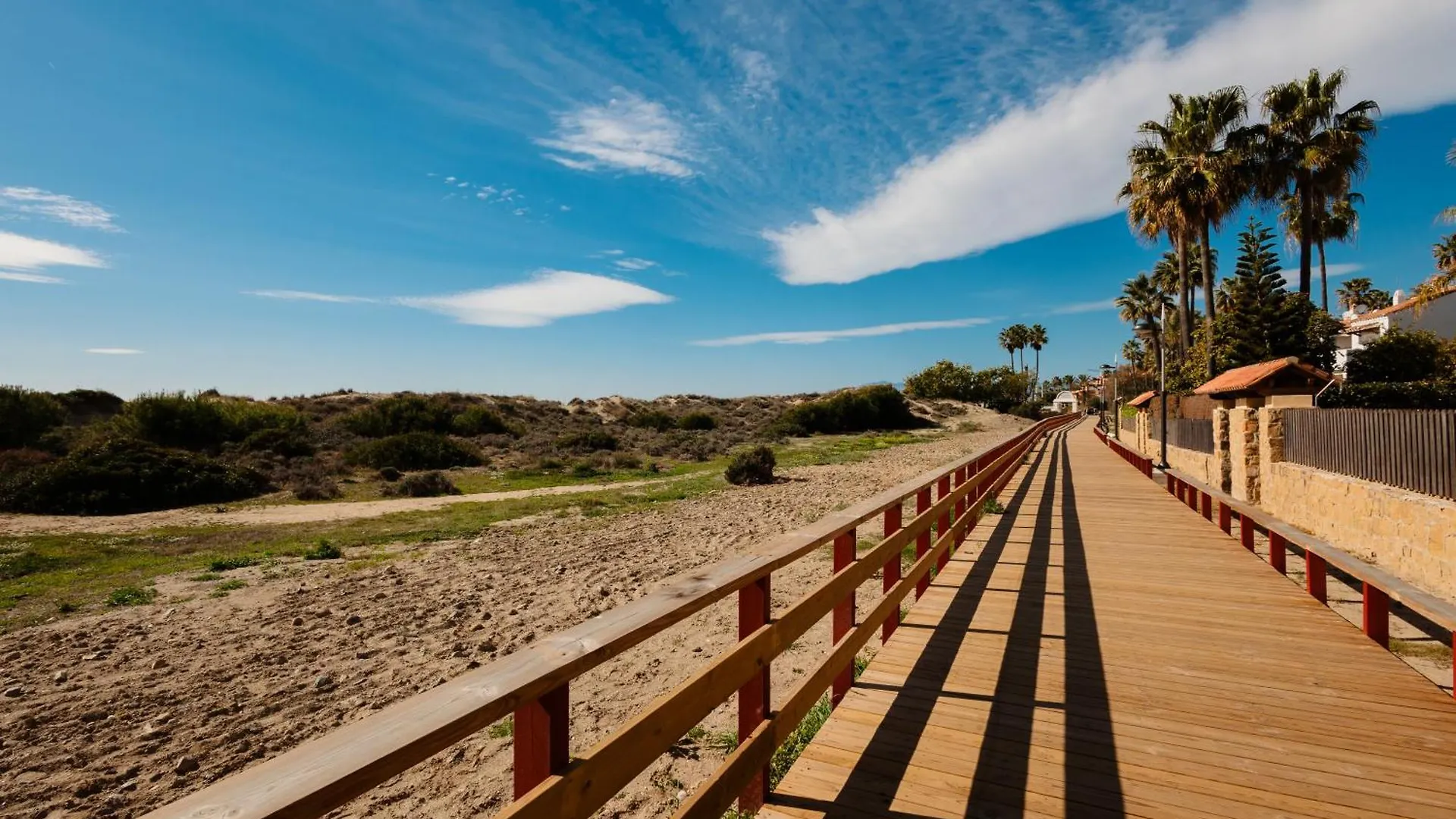 Renovated Apartment With Garden And Direct Beach Access, Marbella East