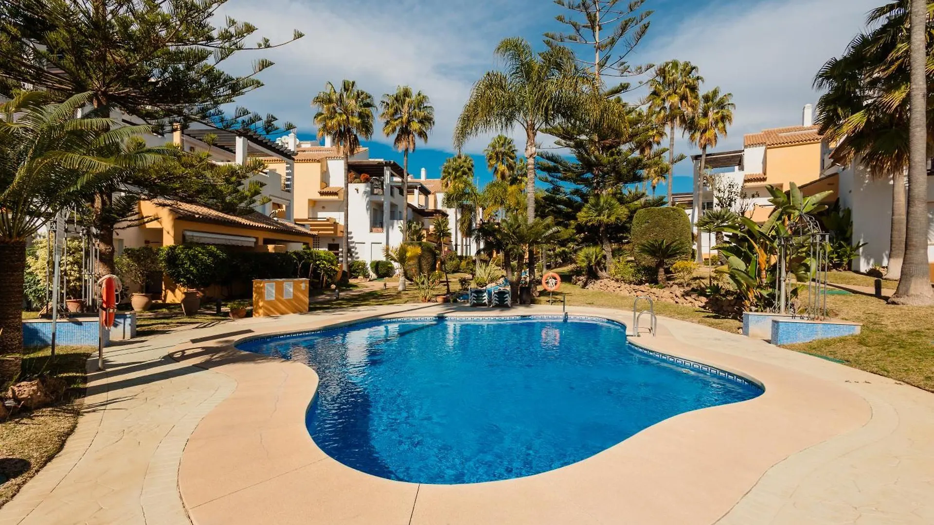 Renovated Apartment With Garden And Direct Beach Access, Marbella East Spain