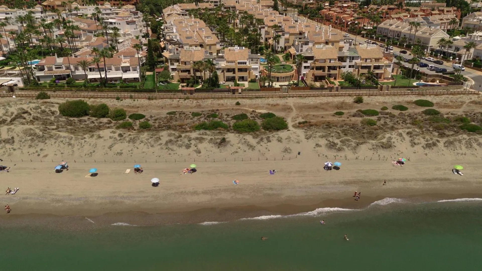 Renovated Apartment With Garden And Direct Beach Access, Marbella East 0*,